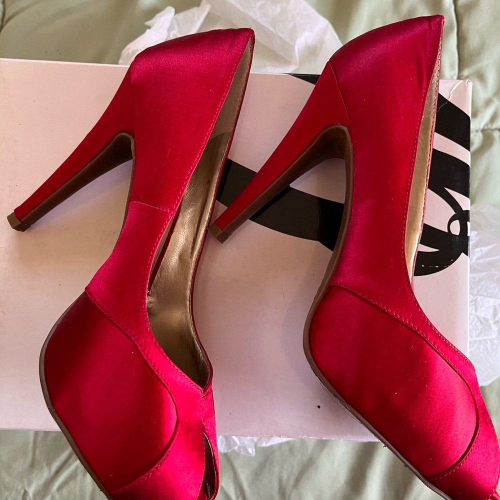 Nine West Women's Red Satin Paws Peep Toe Pumps - Picture 4 of 14